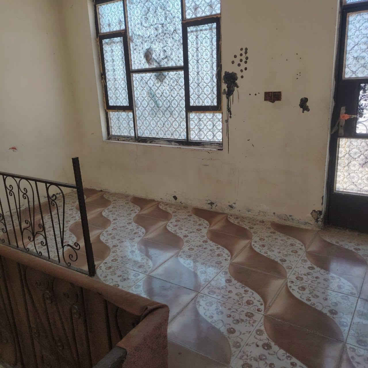 🏢 مكتب الهرم للعقار والإعمار
📢 بناية تجارية للبيع – فرصة استثمارية مميزة

📍 الموقع: منطقة كويريش
📐 المساحة: 50 متر
🏷️ رقم العقار: 3723
🛣️ الشارع: شارع 15

🔹 تحتوي البناية على: • 3 محلات تجارية
• شقة سكنية

✅ مناسبة للسكن والاستثمار
✅ من راعيها مباشر

📞 للاستفسار والتواصل:
***********

