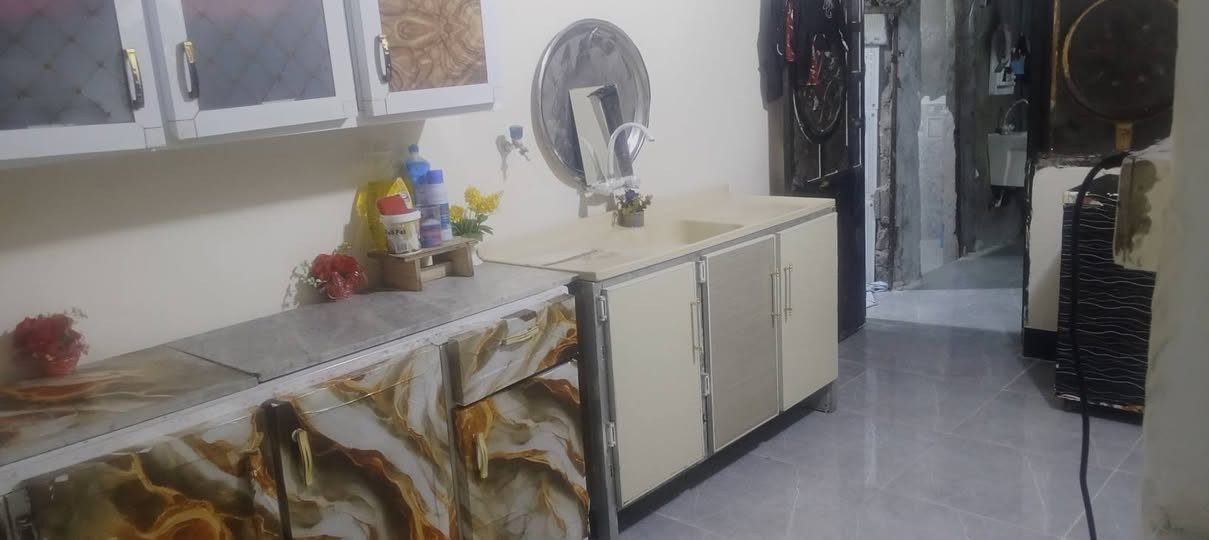 ‎بيت تجاوز بصره قبله حي الجامعة غرفتين ودوانيه وهول كله سندويج وسراميك مطابخ 2 حاربار$18$$***********‎ البصرة, العراق
