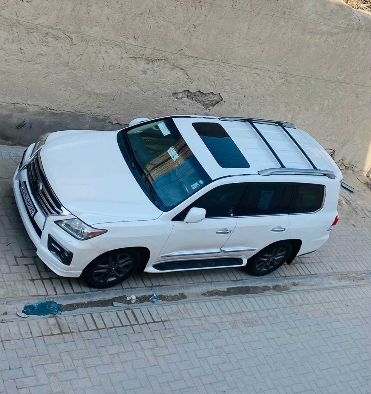لكزز • ٢٠١٢ • مكفولة صبغ