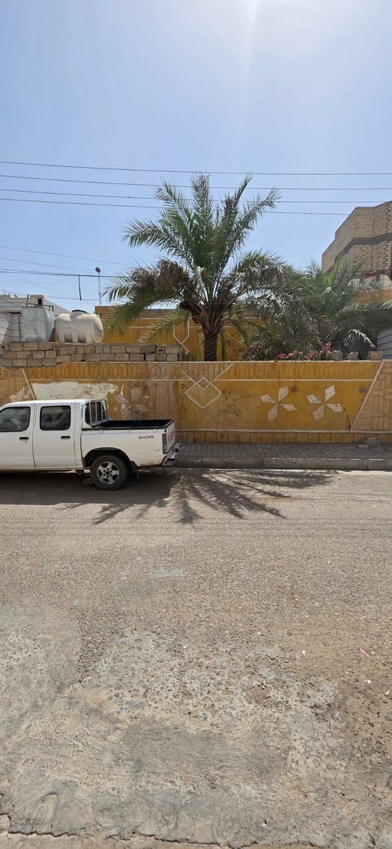 بسم الله إعلان بيت للبيع الرمادي حي الظباط قرب جامع صلاح الدين الأيوبي شارع ١٠متر البيت طابو صرف تحويل مباشر المساحه ٣٧٥متر الوجه ١٥متر نزال ٢٥متر البيت ٢طابق يحتوي البيت على ٤غرف نوم استقبال مطبخ البيت يعتبر قطعه ارض البيت مسكون وتكدر تكعد بي جاهز سعر المتر مليون قابل للتفاوض أستفسار أكثر ***********
