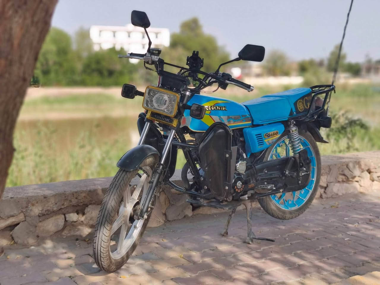 دراجة سولنك 150CC للبيع
5 كير
7 اوراق كاملة والاصلية
دراجة اقتصادية كلش ماشية 4 الاف بس
بس لويل الامامي معووج ومبدله والاصلي
 اطيحلك سعره 30 الف 
واشاير خلفي بس اليسار
مكاني ميسان سعرها 750 وبيها مجال 
ماخذها من معرض البركة 
*********** هذا رقمي وبيك خير ودلل
