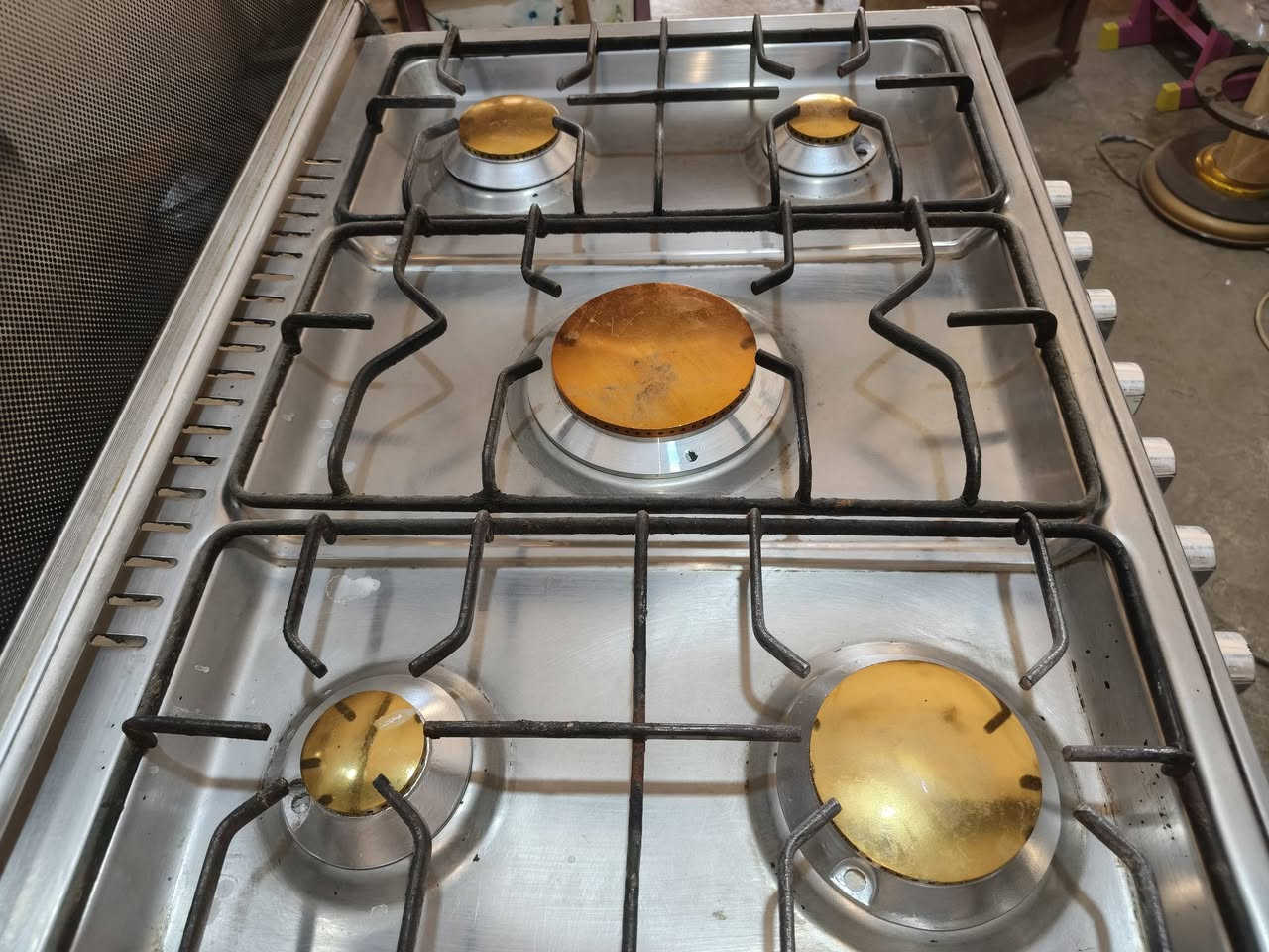 طباخ مصري يونيفيرسال نظيف جدا ب١٨٥
بنكات سقف ثانوي عدد ١٠ بيهن ٥ شغالات كلهن ب٥٠
خيمة اطفال مع ٥٠ طوبة ب١٥
بعقوبة ***********
