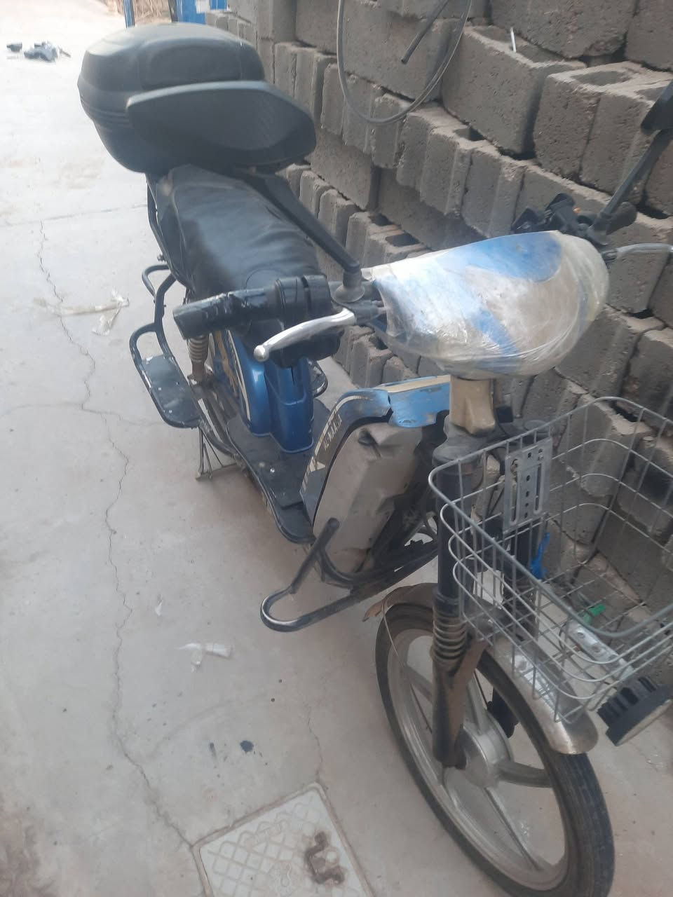 السلام عليكم، كشر للبيع كلة شغال بطاريات واكفات نهائيا كهربائيات شغالة كلها اشاير لايت بك لايت 4سرع جنطة بطاريات شوي تعبانة سعر نطيني نطيني سعر يرضي الله مكاني ازركية واتساب ***********

