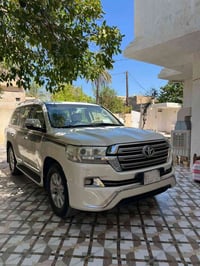 لاندكروز ٢٠١٦ رقم بغداد باسمي فول مواصفات بريم مصبوغه حزام اثر خطه الس...