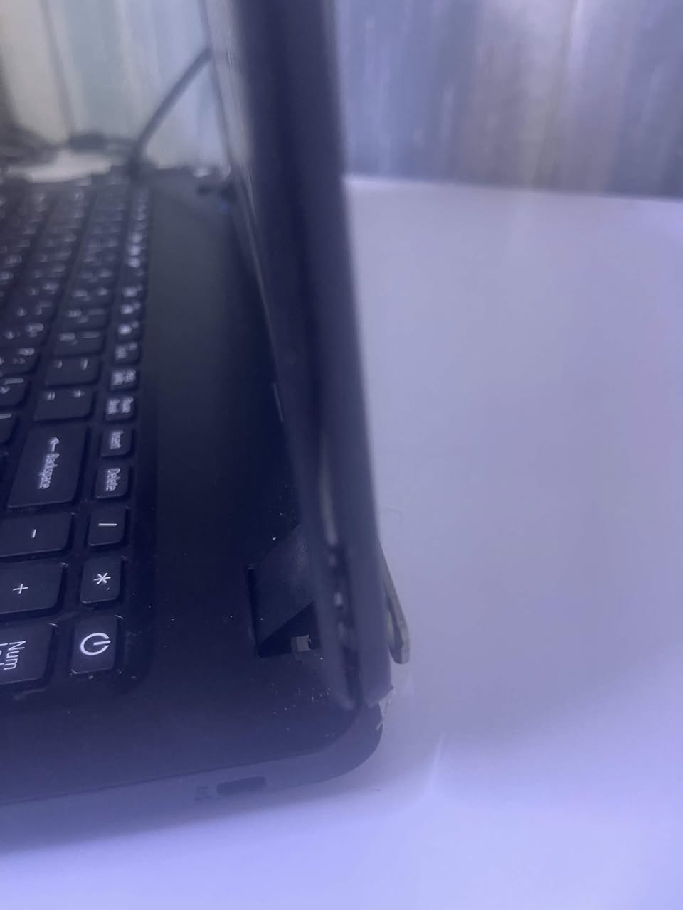 السلام عليكم لابتوب للبيع مواصفات  كالاتي:

cpu: i3 1005g1 جيل عاشر

ram: 12gb ddr4 2667 samsung

gpu: Integrated Intel UHD Graphics

storage: ssd 128 gb 

windows 10 pro 22h2

ضربه خفيفه بالطرف جوه شاشه ما تاثر كلش 

 بغداد الاعظميه متوفر التوصيل 

السعر 350 الف

***********
