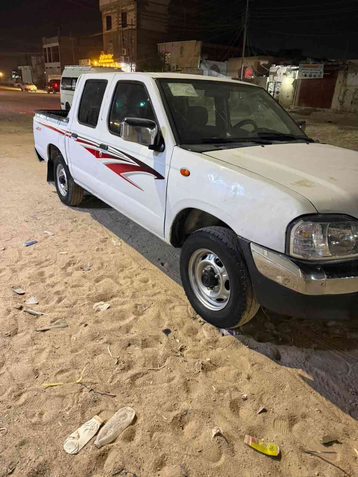 نيسان ٢٠١٥ رقم أربيل الجديد سنويه جديده تحويل او وكاله  مكينه كير حداديه جديده بيه مدكر مبدل صفحت السكن وبارد خفيف  والباقي مكفول  سياره جاهزه  السعر ١١٥  وبيه مجال للستفسار *********** العنوان البصره الزبير
