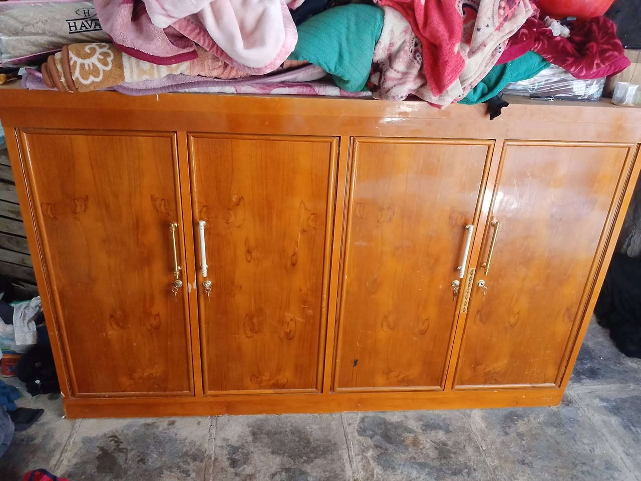 من رخصة الادمن
ميز منضد 4 بيبان جديد للبيع
معرض مثل موضح بالصورة مستعمل بس شايل روحه هم للبيع الي يحف يستفسر على الرقم و بي واتس
***********

