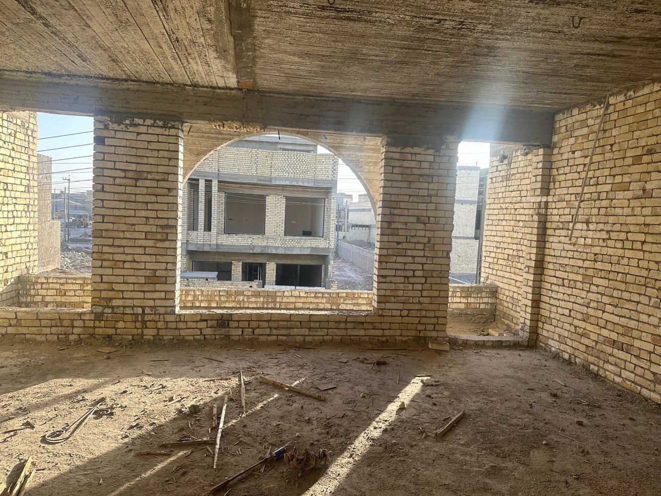هيكل طابقين 150 متر وجه 7 ونص نزال٢٠ كامل بي ماء كهرباء اشتايكر للسطح منطقة متكاملة الخدمات الدوره مجمع ابو مهدي المهندس المحاذي لنهر دجلة وقرب السريع خلف منطقة الثامنة توزيع المهندسين النفط زراعي وبي استمارة التطويب للتواصل *********** واتساب اتصال