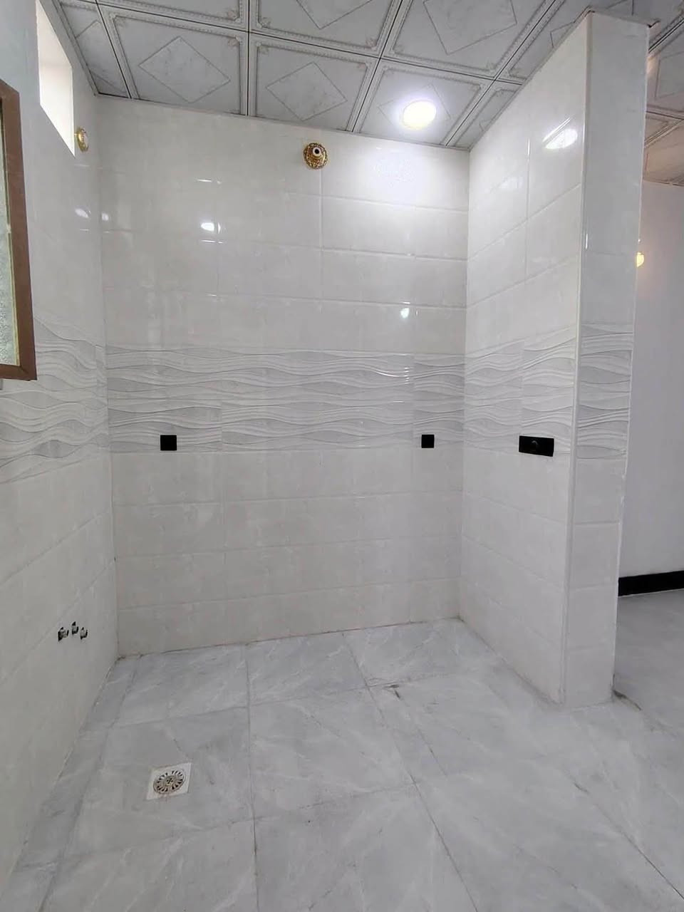 🏡دار للبيع🏡

المساحة: 50 متر مربع

✅ #طابو_زراعي_سند_25_أقرار_محكمه

السعر: 22 مليون  (مع المجال)

الموقع: النجف شارع الصب عمود 317 

 

مواصفات البناء:

غرفة/ صالة معزولة/مطبخ معزول/ صحيات خارجية مكشوفة

بناء مرتب (أساس + سقف كونكريت + طابوك)

أرضية بورسلين أبو الـ 60

الخدمات:#بعد_عن_سوق_100م

ماء كهرباء مدارس سوق تبليط مولد

للاستفسار والاتصال:

***********
