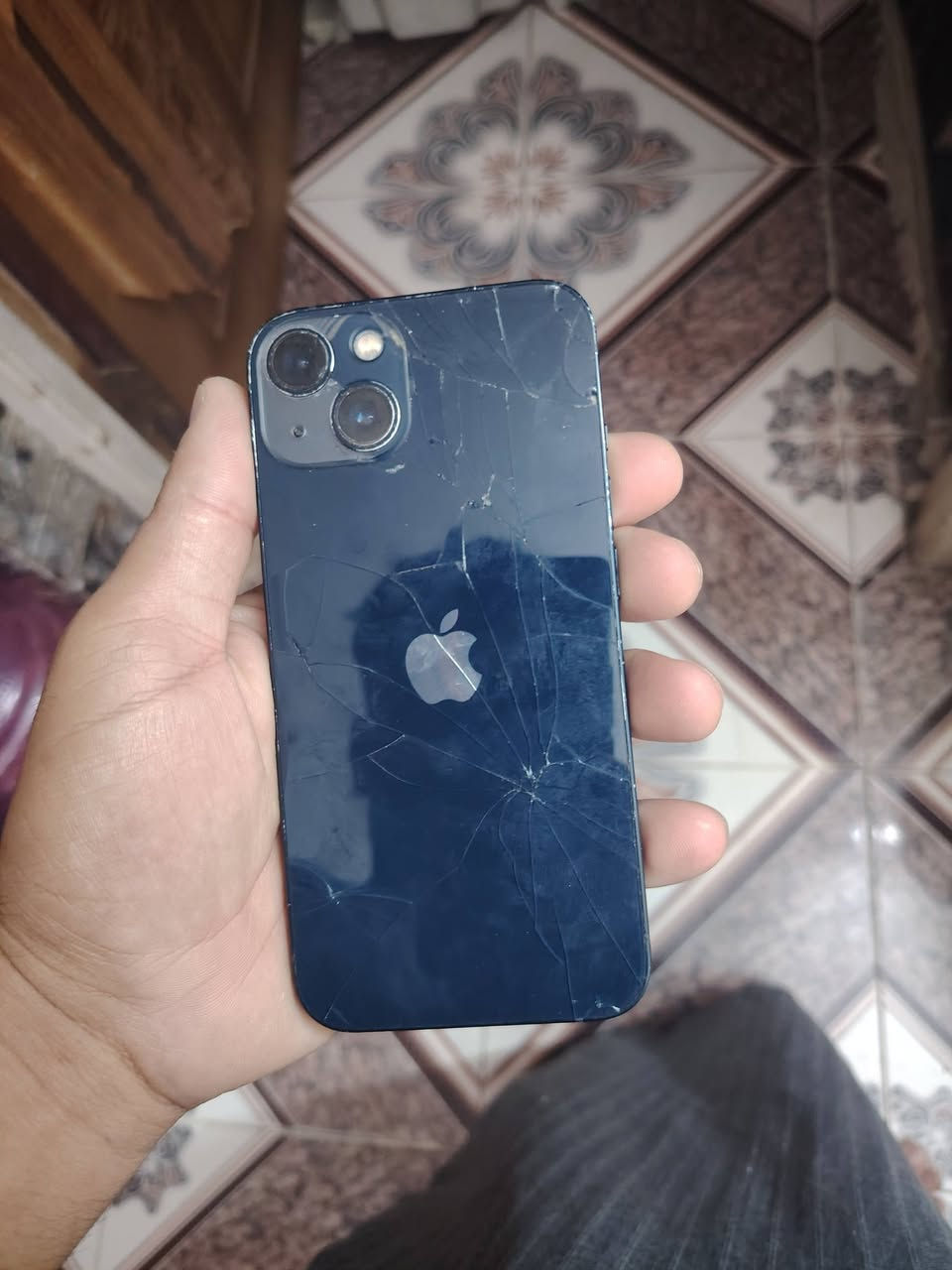سلام عليكم
 ايفون 13 عادي شرق وسط كارتونه موجوده مالته 
 ذاكره 128
بطاريه78 جهاز شحنه يخبل عل فحص
سعر 360 بي مجال 
  جهاز مكفول بس الضهر مكسور
مكان بغداد محموديه شوي خاص او
***********

