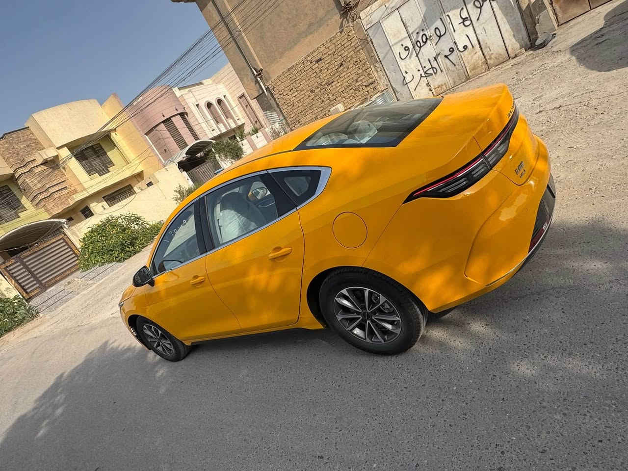 السلام عليكم بي وايدي دستريور موديل 25 زيروو
رقم بغداد بسمي تحويل مباشر رقم دولي 
مواصفات معروفه سياره زيروووً 
مكاني بابل حله ***********
