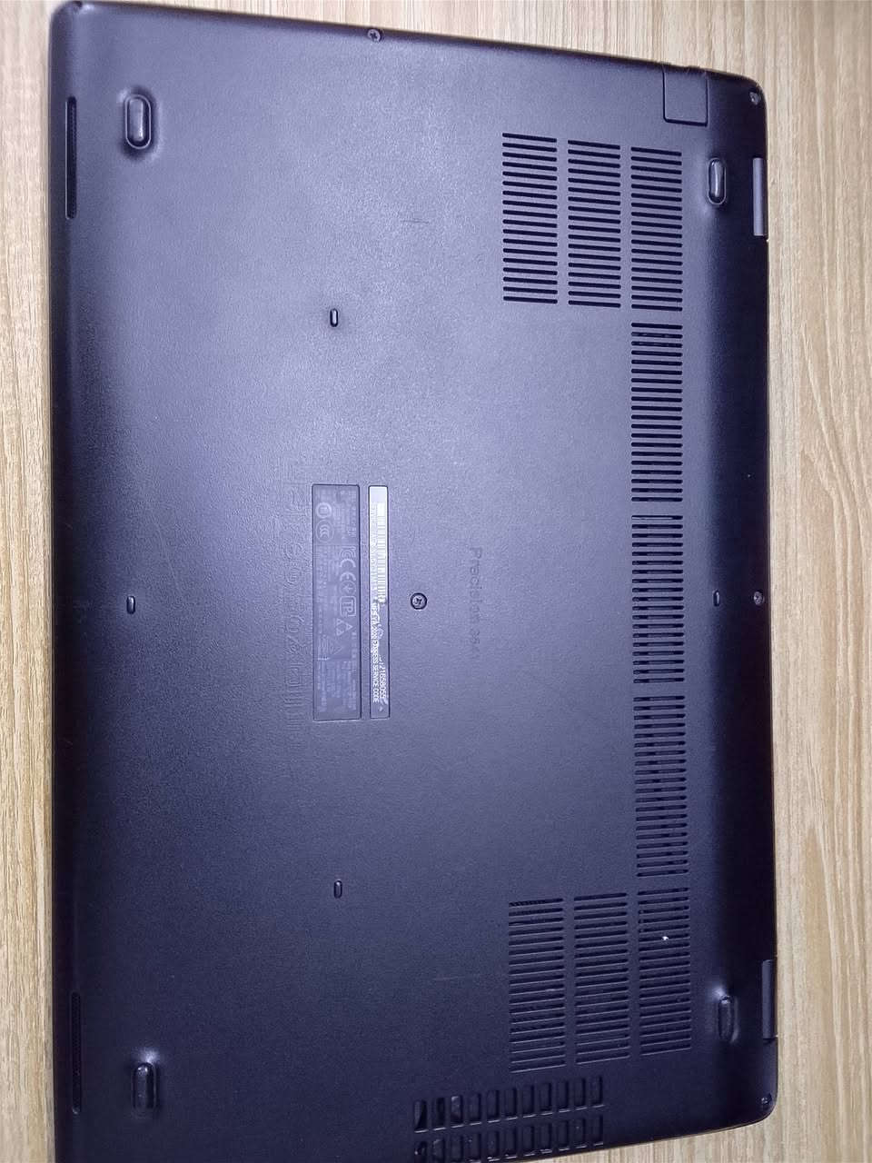Dell Precision 3541 • i5 الجيل ٩ • رام ١٦