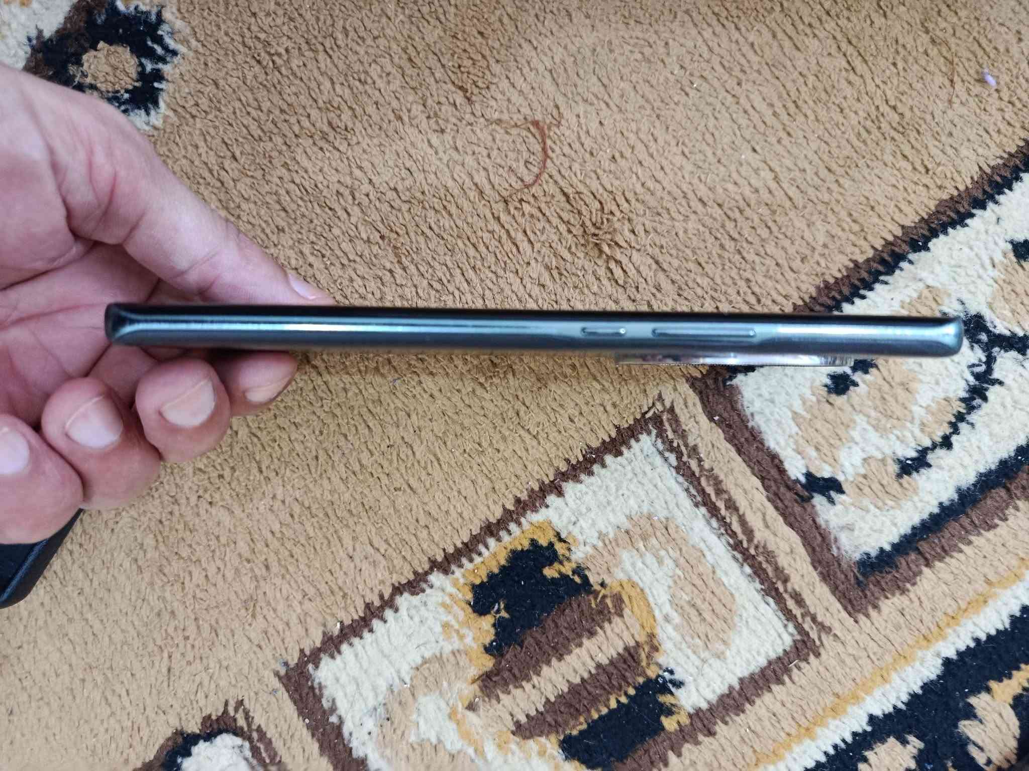السلام عليكم
هونر x9b  5g ذاكره 256 عشوائيه 12  بطاريه 5800 معالج سناب دراكون 6 جين 1 شاشه منحنيه بدون ملحقات نضافه الجهاز كدامك بلصوره مراوس او بيع ويفضل مراوس تغاصيل اكثر علق واني اراسلك
