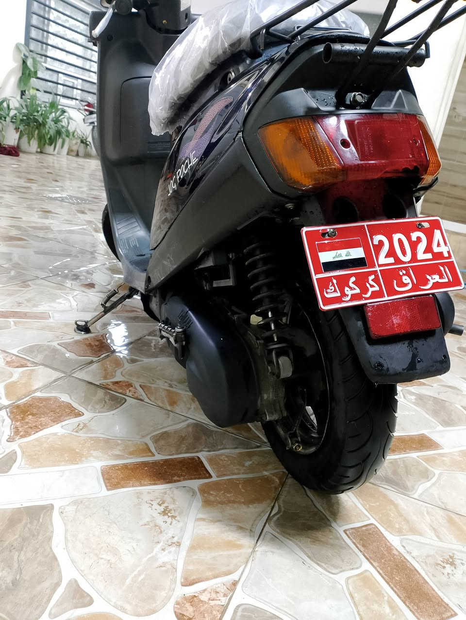 السلام عليكم، هذه الدراجة للبيع
النوع: ياماها (Yamaha)

المحرك: ما مفتوح وبدون أي مشاكل

الكهربائيات: كلها شغالة ونظيفة

العدادات: شغال (عداد السرعة ومقياس البنزين)

(البريك): يقف بمكانه، بدون أي عيب

الفطر (الشرائح/الكفرات): ما مكسور وجاهز بلادي

الإطارات (التواير): جديدة

السعر: 450 ألف ودش بيه مجال (قابل للتفاوض)

للتواصل والاستفسار، يرجى الاتصال على الأرقام التالية:
***********
***********

