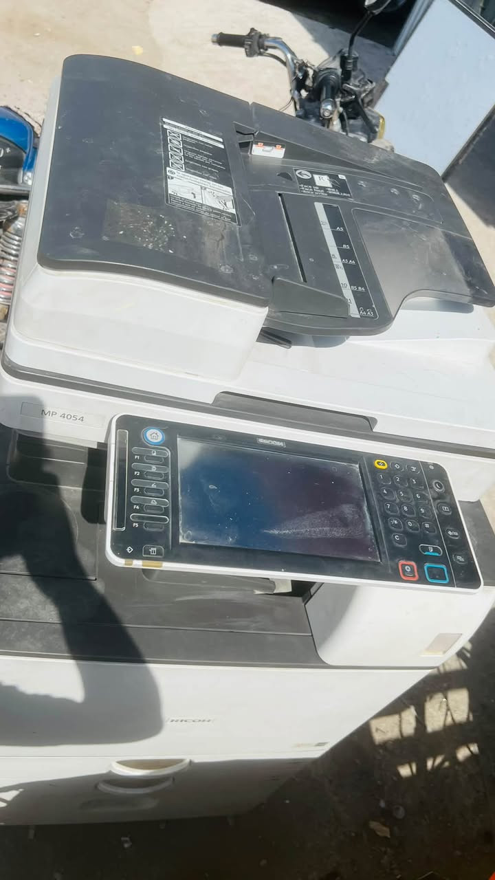 جهاز ريكو 4054 اسود وابيض جهاز شغال بس يراد تنضيف ابيعه عله وضعه ابيعه جهاز فحم 75الف
ديالى الخالص هبهب ***********
