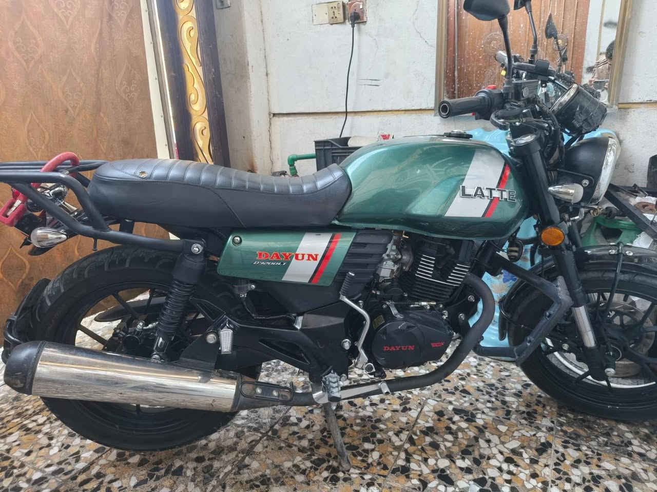 سلام عليكم دراجة دايون لايتي مرقم اربيل مكينه 200 الدراجه نظيفه مال بيت ممشتغله دلفري رايدهه ب 2300 وبيهه مجال  مكاني مدينة الصدر اذا تريد تعرف اكثر اتصل ***********
