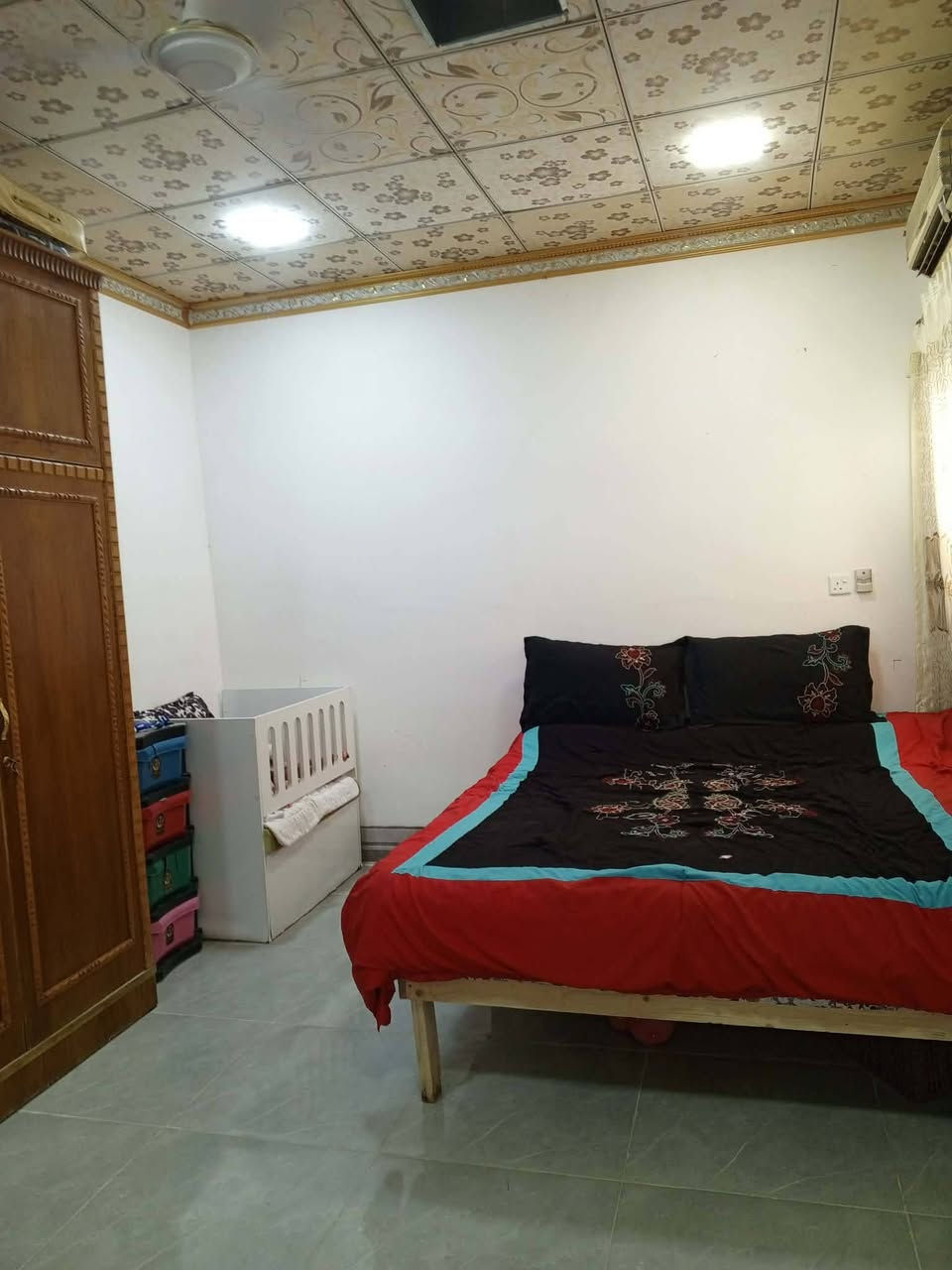 بيت للبيع 💣 مساحه 105 واجهة 5النزال 21🛖 
شارع تلكيف قرب مولد النعيمي يتكون من غرفتين🏠🏠 وصاله ومطبخ واستقبال للإستفسار الاتصال⭐⭐ 
***********☎️ 
*********** ☎️
