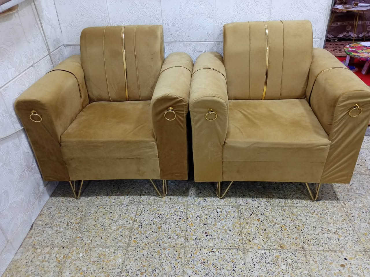 متوفر تخم عشر مقاعد بعده نضيف اخو الجديد للبيع لطلب والاستفسار مراسلة الصفحه او الاتصال على الرقم *********** العنوان تكريت القادسيه نهاية شارع الكراج مقابل تنزيلات الباشا

