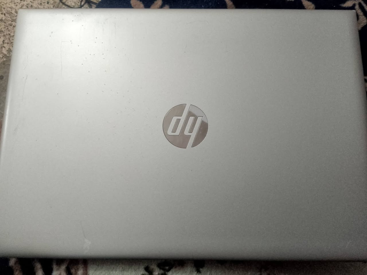 السلام عليكم
عيني عندي حاسبة HP بمواصفات 
cor i5 الجيل السابع 
رام 8 
هارد 256ssd
كارت شاشه داخلي 4Gb
حجم الشاشة 14 FHD 
بس بيها خلل بالبايوس داخل النظام يعني مو سالفة رامات 
بس تبدل نسخه البايوس 
الحاسبة شغاله ومابيها اي شي عدا ذللك 
السعر 150 
للتواصل واتساب ***********
