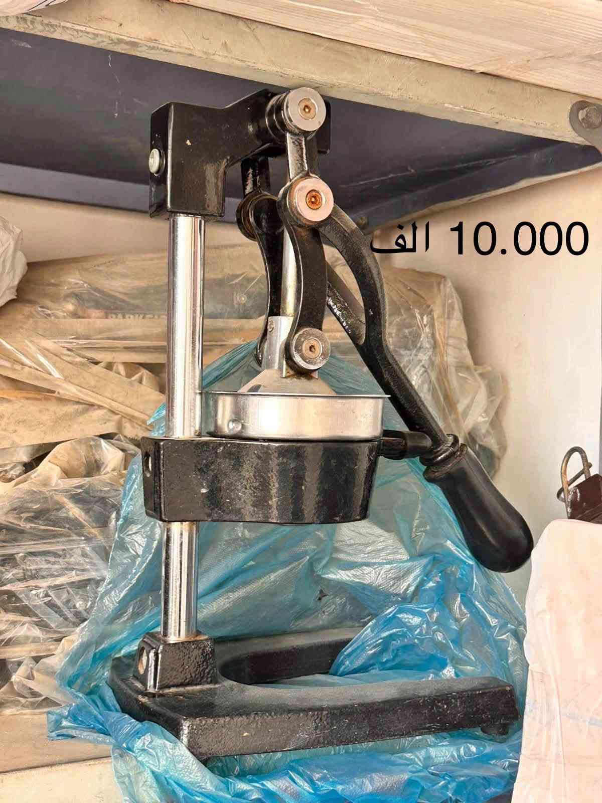 سلام عليكم من رخصه الادمن الاسعار موجوده بالصور  للتواصل ***********وات ساب

نص مكتوب في الصور:
- 40.000 الف
- 50.000 الف
- 75000 الف
- 150.000 ألف
- سعودي الوطني نظيف 500 لتر 50,000 الف
- 10.000 الف
- 150.000 الف
