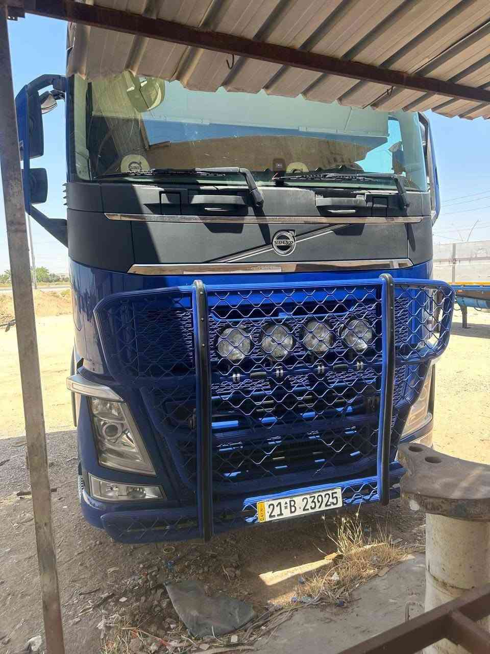 السلام عليكم للبيع فالفو 2018 فول مواصفات قماره خطين رادار كامره ثلاجه سكس مع سنكل عربانه عبدالله جوهر2026 ذرعه 31مع لبوري تخرم تاير رائس وعربانه شرط لتحويل مكفوله كفاله عامه مكان لسياره ديالى للستفسارأكثر اتصال على لرقم.  ***********. رجائن لحد يراسلني مكلف بل نشر بلا زحمه
