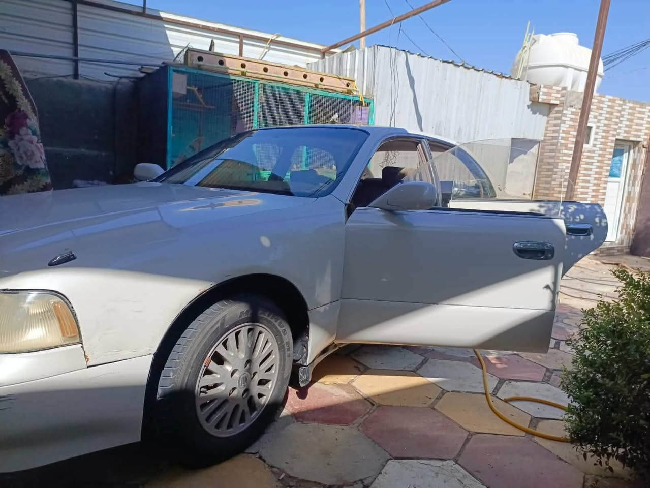 سلام عليكم سياره بطه موديل92 مكينه كير حداديه تخم تاير كهربائيات تبريد ثلج سنوي 27رقم قادسيه تحويل ثاني يوم مكفوله من الكص ونقل الجثه والعيب الشرعي سعر 38وبيه مجال قليل حك الجيه ***********
