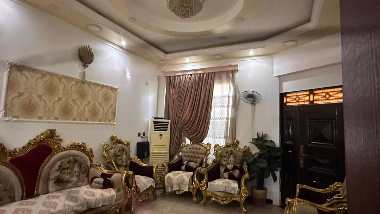 دار للبيع المساحه ١٥٠ متر طابو صرف زراعي سند ٢٥ الموقع كورنيش ديالى قرب النافورة للاستفسار مكتب الحسن للعقار ***********
