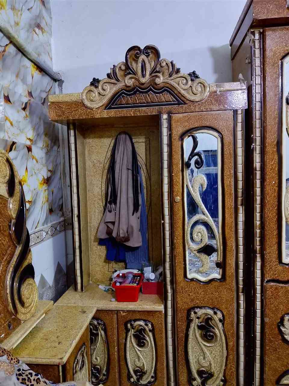 سلام عليكم غرفه نوم. للبيع السعر 550وبيه  مجال مكانه سيد خيل غرفه نضيفه، اتصال ***********
