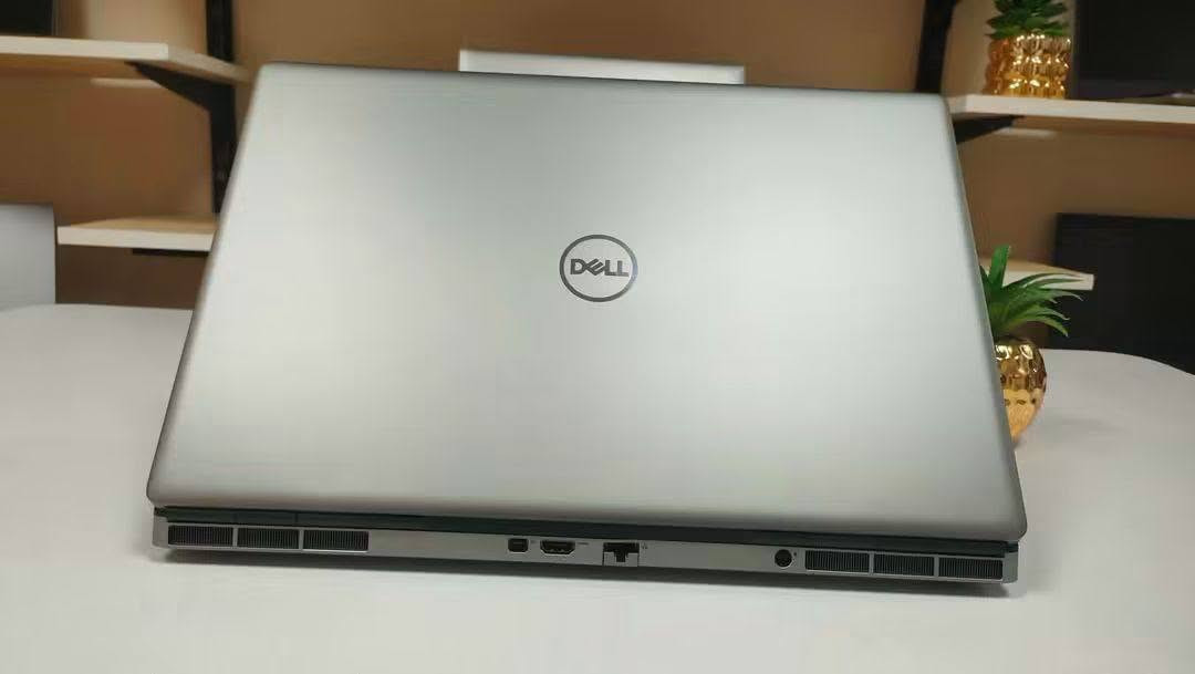 ديل 7750 • RTX4000 • i7-10850H