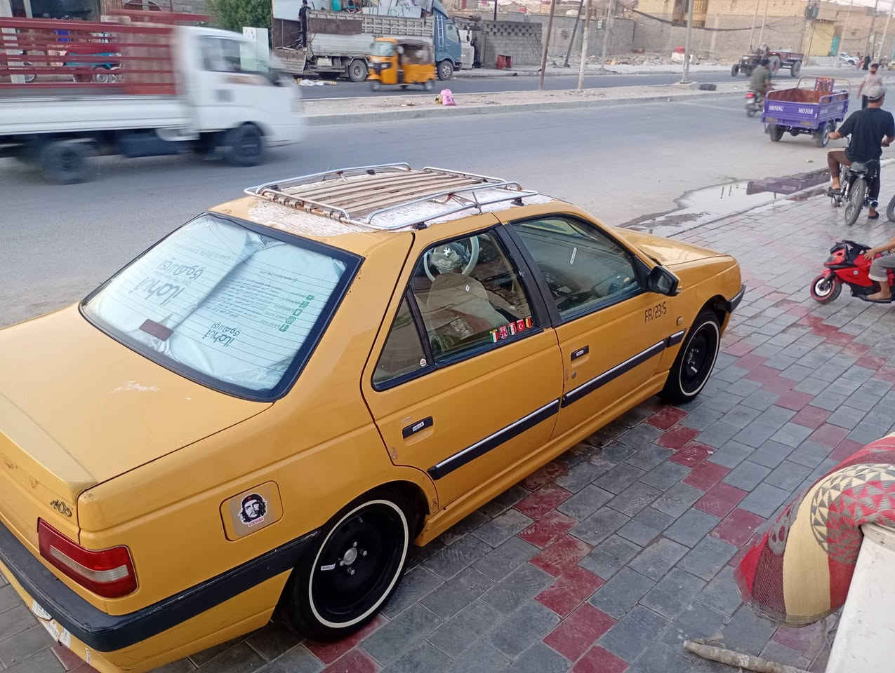 سياره بيجو موديل 15 حدادي نظيف كير ومحرك كفاله تخم تاير خير من الله العنوان كربلاء السعر 35  وبه مجال سيار جديد للتصال *********** وتساب او اتصال
