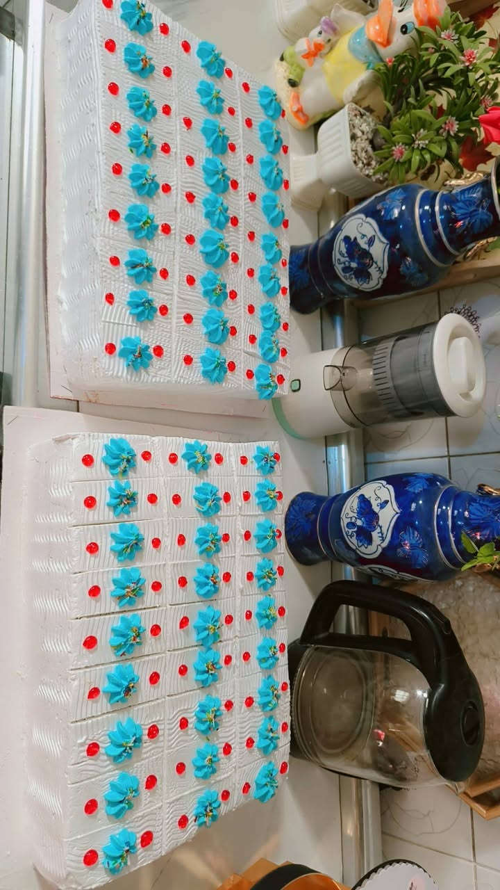 خدمة توصيل • مراسلة صفحة • تواصل واتساب