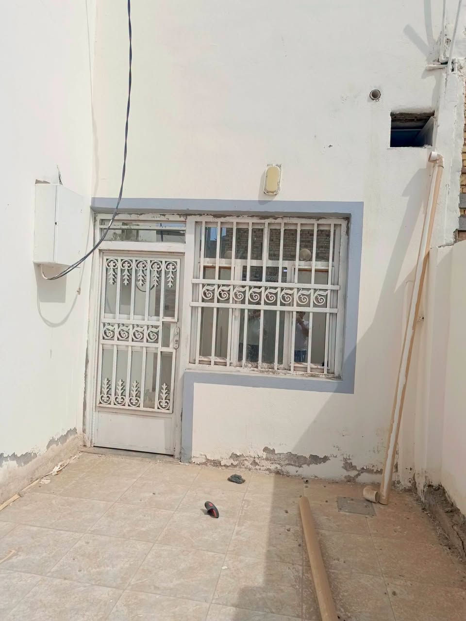 دار للبيع المساحة 150 متر طابو زراعي سند 25 واجهة 7 متر الموقع قرب حي الميكانيك شارع معمل الغاز مكون من 2 غرفة نوم وصالة واستقبال ومطبخ سقف عكادة للاستفسار
*********** ابو احمد 
*********** أبو أمير 
مكتب الفجر الجديد لتجارة العقار و التعهدات العامة في حي الجزائر شارع المطاعم
