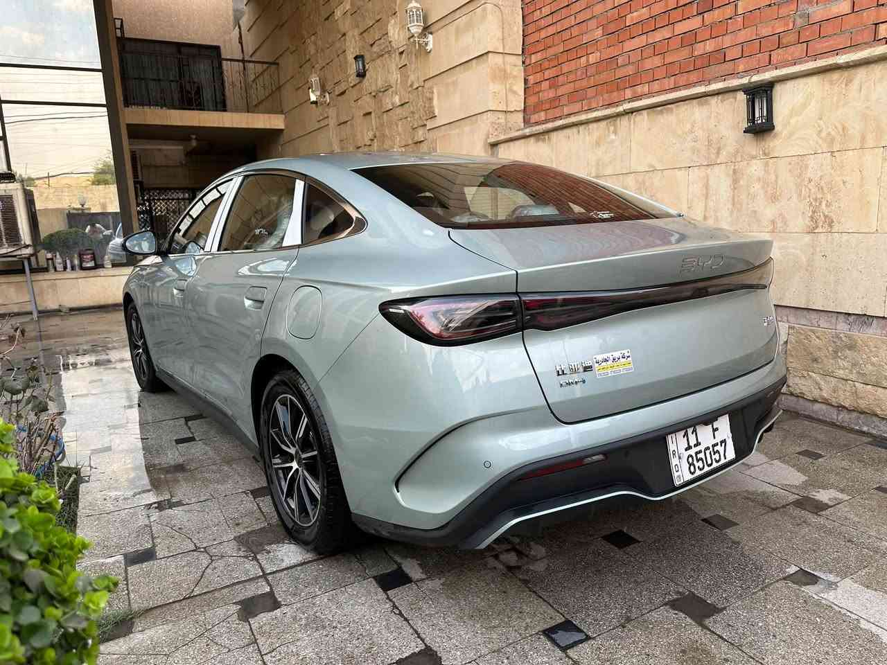 سلام عليكم مكلف بالنشر BUD  CL6 مكفوله من صبغ ماشيه 15 الف سياره كلش جديده  كامرات محطيه فتحه. سقف بانراما  ويل حجم 17  لايت زنون معروفه موصفاتها 

الي يحب يشترها. هاذا رقمه ***********
