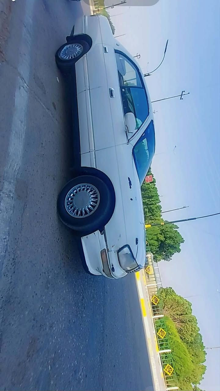 بطه مديل 93 كركوك سياره مكفوله محرك وكير وحداديه وتخم تاير وتبريد وباتري ومكفوله من الكلبه والعيب اشرعي وكافة الصوليات سنويه 28 وبسمنه رقم صاحب اسياره*********** سعره 50وبيه مجال انه مكلف بل نشر
