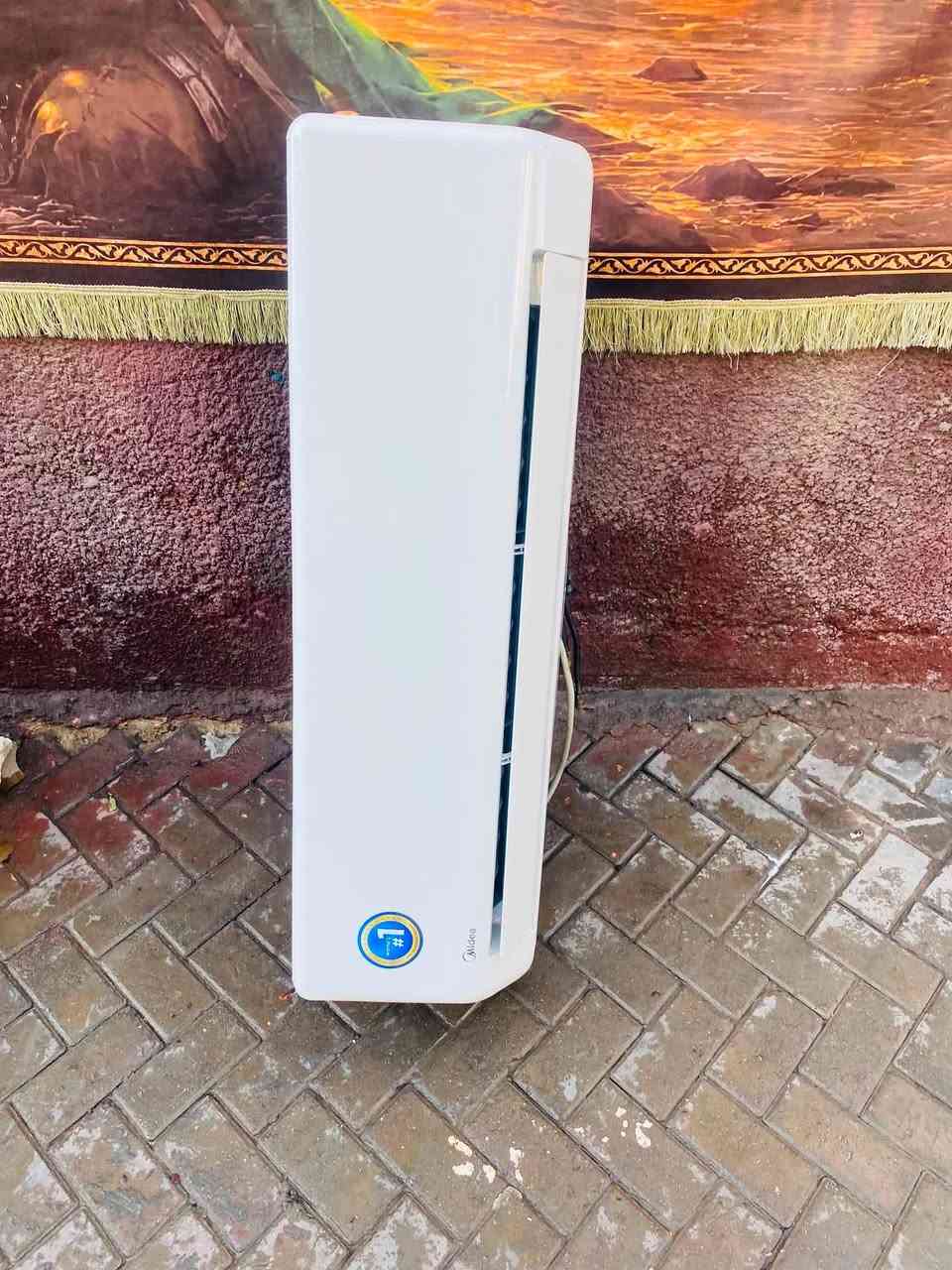 #متاح سبلت  2طن نوعيته ميديا حديث  غاز R410شغال جهاز بلادي على وضع الشركه برغي ما مفتوح بيه تبريده ثلج ❄️ تدفئه نار 🔥 غراضه كامله بوري ريمونت وايرات  كامله سعره500وبي مجال  الجهاز كامل مفتوح وجاهز العنوان بغداد للاتصال ***********
