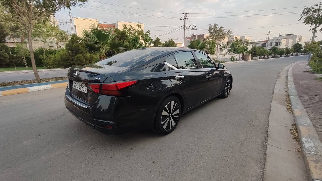 🚗 للبيع نيسان ألتيما🚗. مواصفات SV
وارد أمريكي رقم سليمانية  بأسمي شرط التحويل رقم الدولي
السعر  135
***********
 الجديد هزه وفحص  كله جديد سنويه 
محرك مكفول  / كير مكفول
تخم تايرات جديد مبدل
باتري جديد
صدر ع الوكاله كامل 
السياره حادثه بونيد فقط جمالغ خلفي كلير
نص صندوق كلير امريكا بدون دواخل 
وموضح بل سونار وباقي كفاله دواخل كله شرط 
 كفاله عامه ماشيه   49ميل 
باقي السيارة وكالة
مواصفات السيارة SV 
بصمه بصمه ابواب 
تشغيل عن بعد 
كشن  كهرباء 
رادارت360 اماميه وخلفيه وجانبيه  
محرك 2.5 لتر / 4 سلندر اقتصادي وقوي تنفس طبيعي 
شاشة لمس وسطية 8 إنج مع بلوتوث و USB وكار بلي 
كاميرا رجوع خلفية 
لايت زنون +لد نهاري   
مثبت سرعه   
توقف ذاتي وخروج ع المسار 
نظام أمان حديث (ABS / Airbags)
سيارة كاملة مكملة تجي تفحص وتشوف بعينك كعدتها حلوه وسيارة ما تصرف عليها كلشي سعر135     
مكان السياره 
ديالى خانقين 
*********** واتساب
