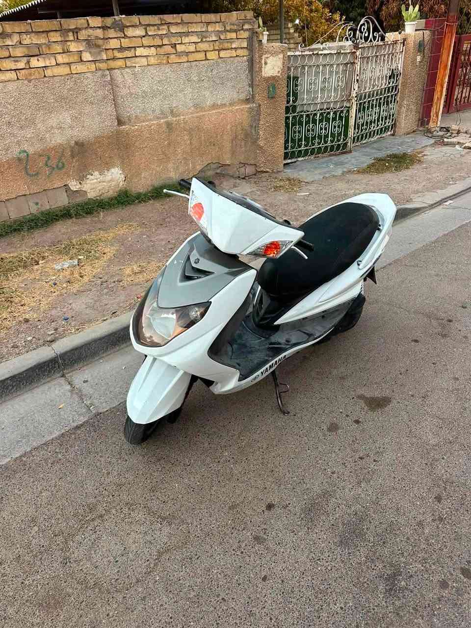 سكنس فحل نوزل خطين الدراجه مكينه مكفوله وناعمه شلعه ومعدل تخبل خرسه كفرات مختمه كلها بلاديه ونضيفه وجديده كلش تجي تفحص وتشوف مكاني المنصور السعر 700 الف وبيها مجال انشاءالله 
***********
