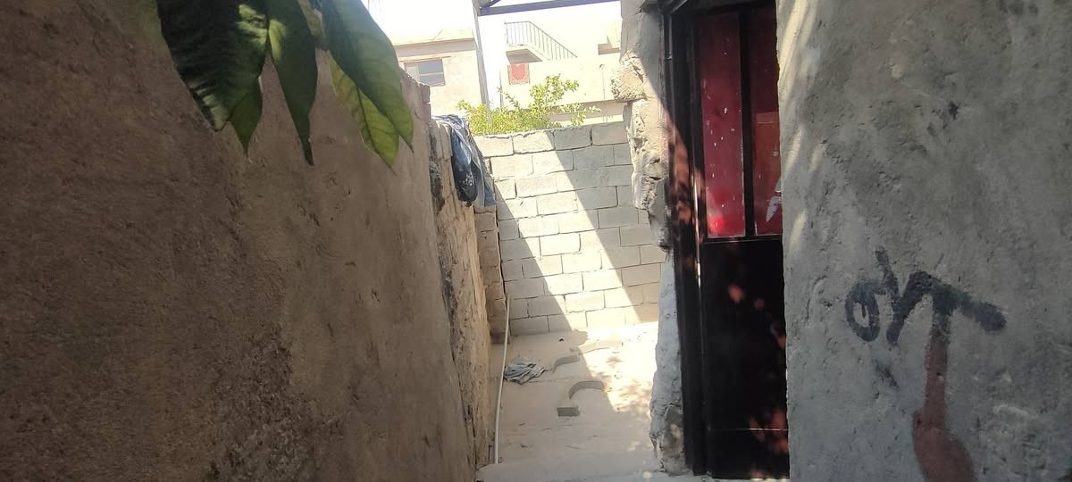 مشتمل للايجار
في تكريت حي الزهور 
قرب قاعة الشهيد ليث خلف اسواق عبيدة 
 مطبخ+ صالة+ غرفة  1
تواليت خارجي 
سعر الايجار 250
للاسفسار ***********
