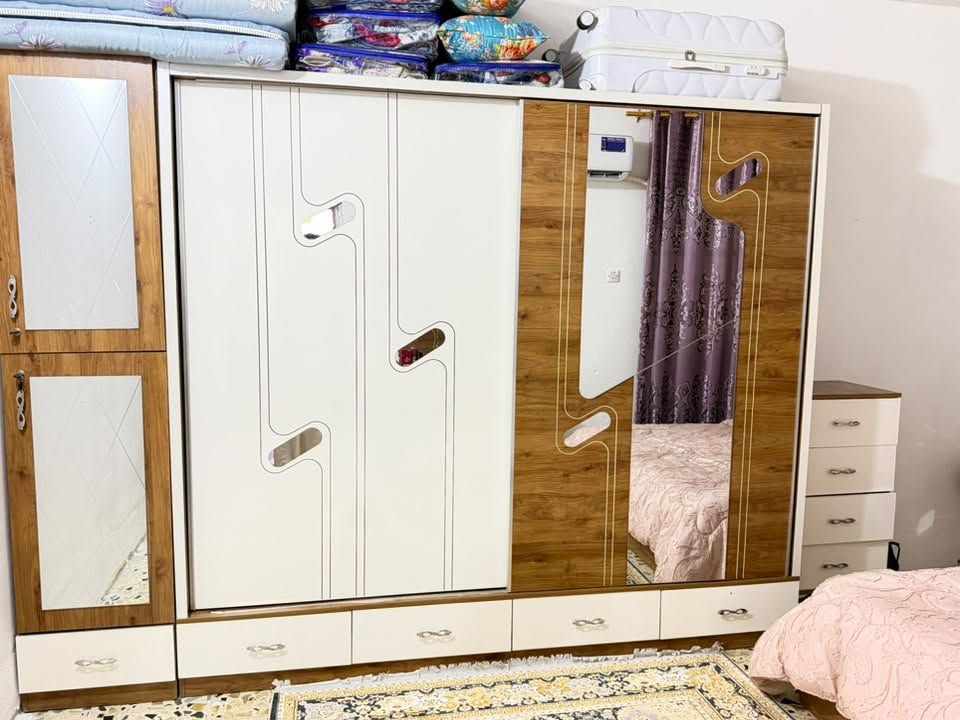 غراض بيت كامل • استخدام ٣ شهور • سبلت ١٫٥ طن