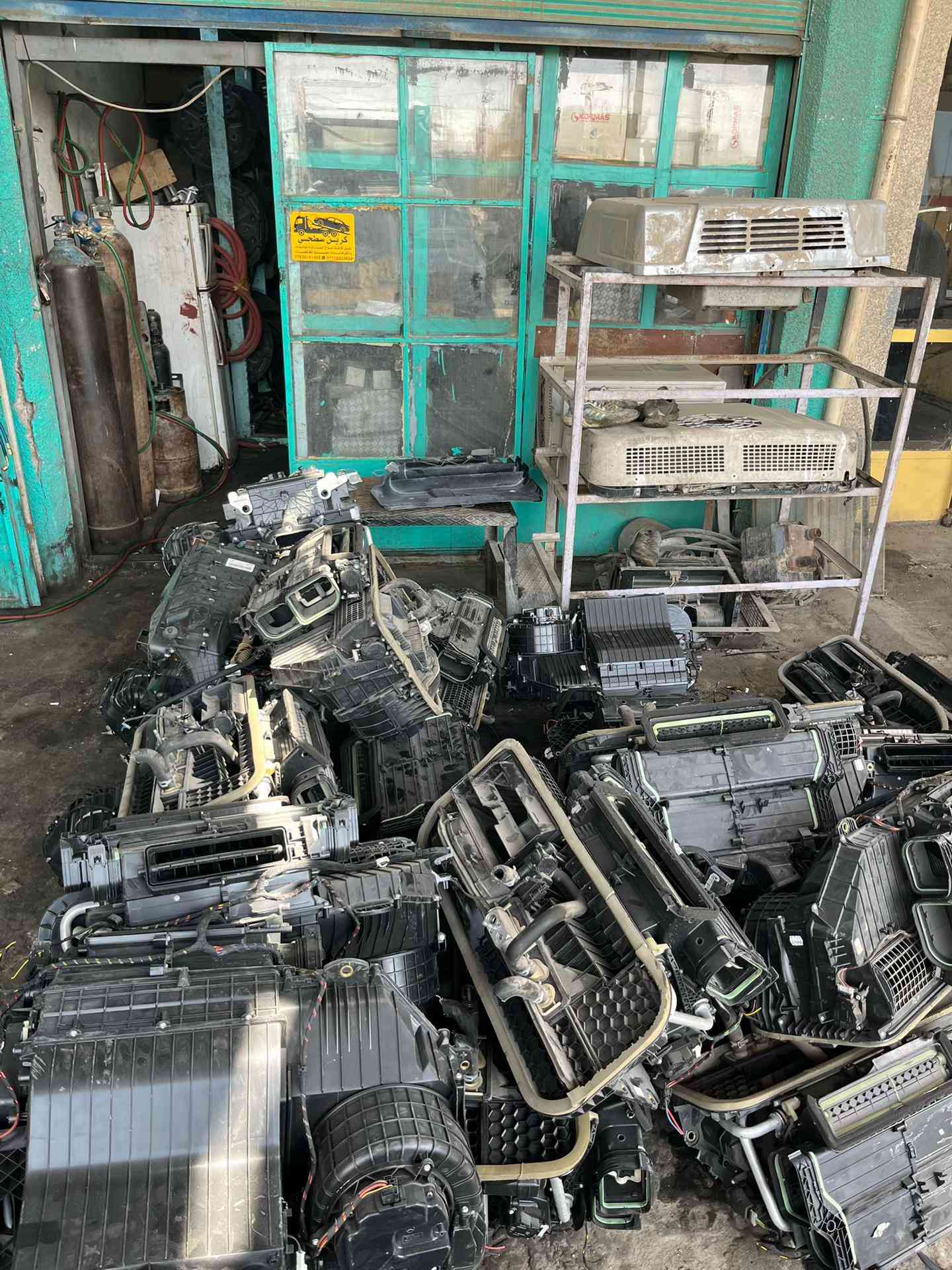 📢 تم وصول بوكسات جديدة! 🚛 بوكسات أكتروس وحش موديل 2020 🚛 بوكسات فالفو وحش موديل 2022 فما فوق ❄️ متوفرة الآن لدى محلات أبو حيدر للتبريد 🔧 جميع مستلزمات تبريد الشاحنات والمكائن الثقيلة 📍 بغداد – التاجي – حي الصناعي – كراج طاهر أبو مريم 📞 *********** 🔥 الكميات محدودة — سارعوا بالحجز والشراء!

نص مكتوب في الصور:
- محلات ابو حيدر للتبريد خبرة جودة ثقة دائما معكم قطع غيار أصلية أسعار مناسبة خدمة مضمونة وصل حديثا تم وصول بوكسات اكتروس وحش موديل 2020 بوكسات فالفوه وحش موديل 2022 فما فوق ولجميع مستلزمات التبريد للشاحنات والمكائن الثقيلة صيانة كافة المكائن الثقيلة قطع احتياطية أصلية صيانة أجهزة التبريد كافة أجهزة تبريد السيارات الكبيرة طريقك دائما بارد بغداد - التاجي - حي الصناعي - كراج طاهر ابو مريم ***********