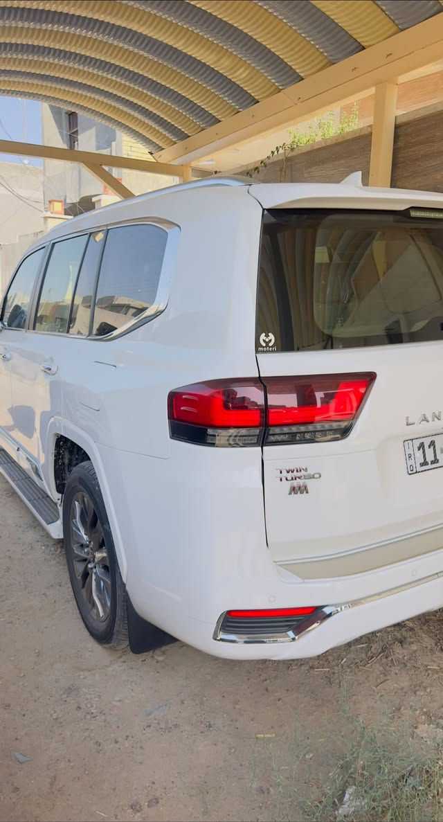 لاندكروز 2023 vxr
السيارة مكفولة من كلشئ على وضع الشركة
 مغلفة بالكامل بي بي اف مع عوازل حرارة على الزجاج 
ماشية 33 الف رقم بغداد 
فول مواصفات 
السعر 78000
الاتصال ***********
