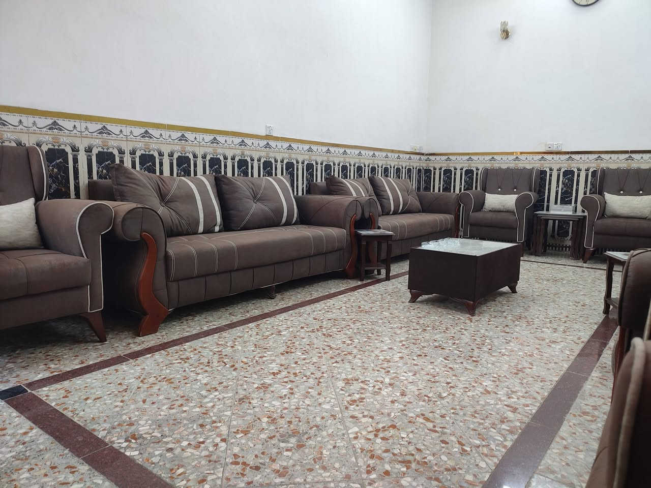 طقم قنفات العدد 16 مقعد
نظافة 90%
***********
