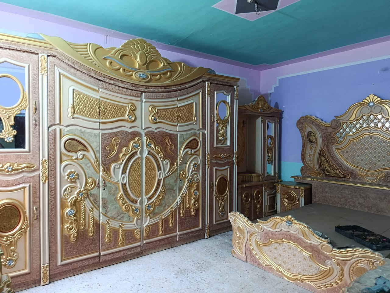 ةغرفه نوم تزكام درجه اولى استخدام قليل لغرفه جديده وزلغ مابيها مكانها الناصريه مركز. ***********
