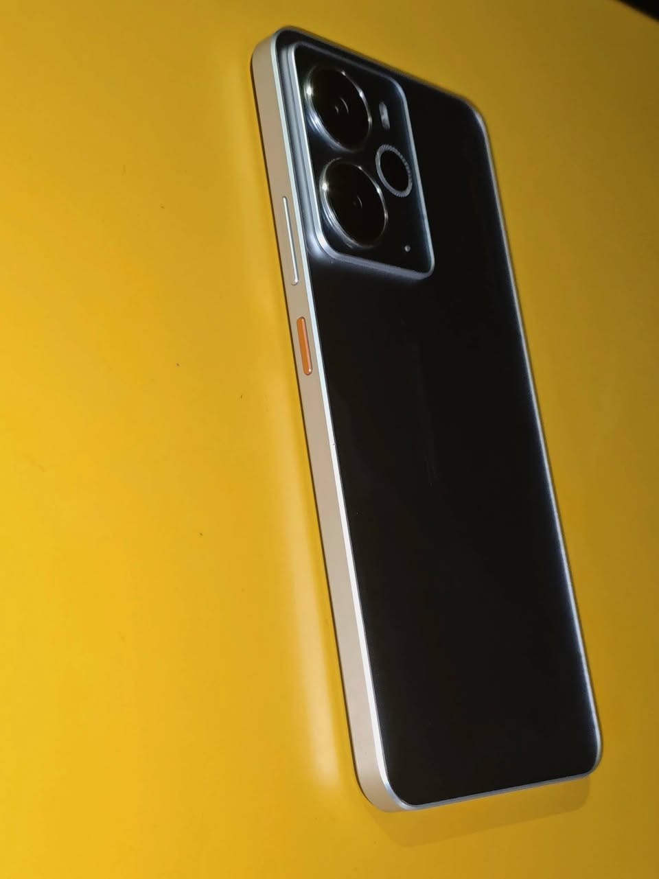 موبايل للبيع جهاز غني عن التعريف (ريلمي G5 14) 🔥
موصفات 👇
..........................................................................................................................................................................
 
1_ذكره 256 كيكه 
2_رام 12
3_بطاريه 6000
4_واط 64
5_فريم 90ببجي قوي  
6_معالج سناب دراكون اقو معالج G4
7_شاشه 120هيرتز 
8_صور خرافي 4k
 .........................................................................................................................................................................
الجهازمابي اي عيب نضيف شرط كلا بلادي الس(350)او بي مجال تواصل (***********)وتساب +خاص +اتصال 📞
