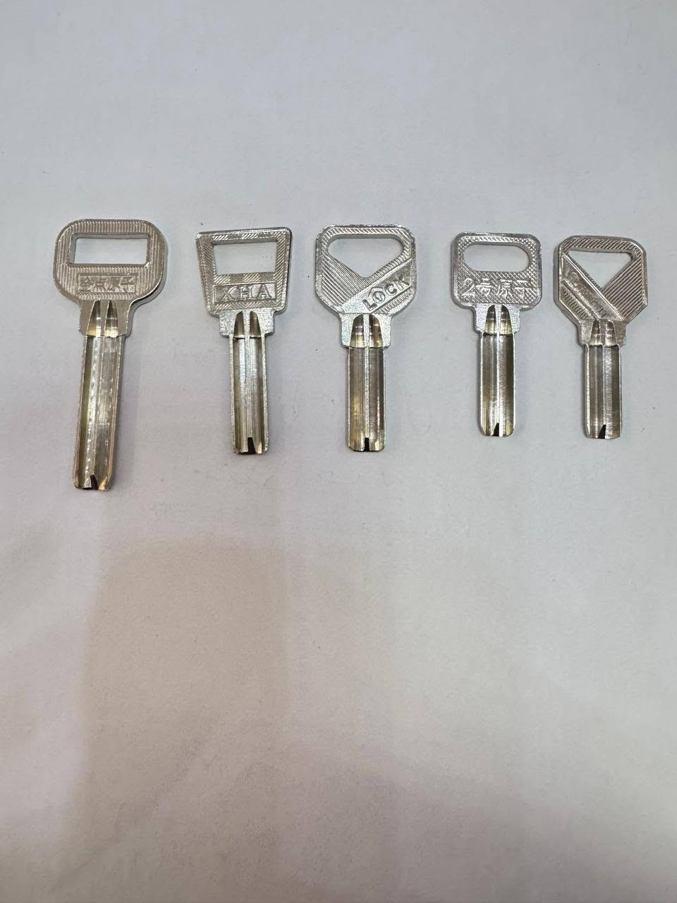 🔑 حارث البغدادي للمفاتيح والريمونتات  ومكائن قص المفاتيح
✅ البيع بالجملة والمفرد
أسعار مناسبة وجودة مضمونة وخدمة توصيل سريعة.
للاستفسار❗️❗️وتساب
(***********)
العنوان ❗️❗️بغداد شارع الرشيد مقابل سوق الصفافير
