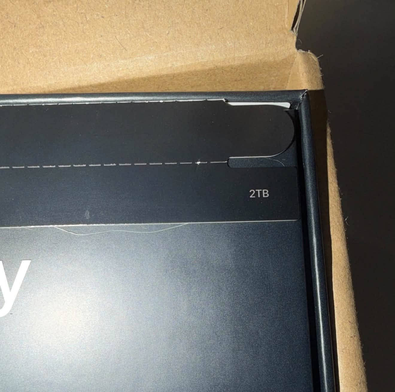 مني pc مواصفاتها جوى
CPU
Intel N150 (Quad-Core, 3.6GHZ)
Memory
16GB DDR5 RAM
Storage, 2TB NVMe SSD
Ports
3 x USB 3.0, Gigabit Ethernet
Wireless
WiFi, Bluetooth
Operating System
umbrelOS

***********
مكاني بصرة توصيل مامتوفر

نص مكتوب في الصور:
- 3:18 Choose your storage size Select the storage size that fits your needs 1TB SSD Storage -$135 2TB SSD Storage 4TB SSD Storage +$180 How much storage is right for you? Shipping FREE Ships now, delivered in 5-8 days Customs duties Included, no extra duties Taxes Included Total $629.10 $699 Add to Cart umbrel.com
- Last day 10% off Umbrel Home & Pro until Sep 29 Umbrel Home Buy now Snappy performance. Quad-core 3.6 GHz Intel N150 CPU. intel N150 Room for everything. Up to 4 TB NVMe SSD. one terabyte two terabytes four terabytes Think big, think fast. 16 GB DDR5 RAM. Silent operation. Active cooling 6W TDP. umbrel.com
- 3:19 Last day 10% off Umbrel Home & Pro until Sep 29 Umbrel Home Buy now CPU Intel N150 (Quad-Core, 3.6GHz) Memory 16GB DDR5 RAM Storage Available with 1TB, 2TB or 4TB NVMe SSD Ports 3 x USB 3.0, Gigabit Ethernet Wireless WiFi, Bluetooth Operating System umbrelOS Warranty 1-year Limited Warranty In the Box Umbrel Home, Ethernet Cable, Power Adapter, Instruction Manual umbrel.com