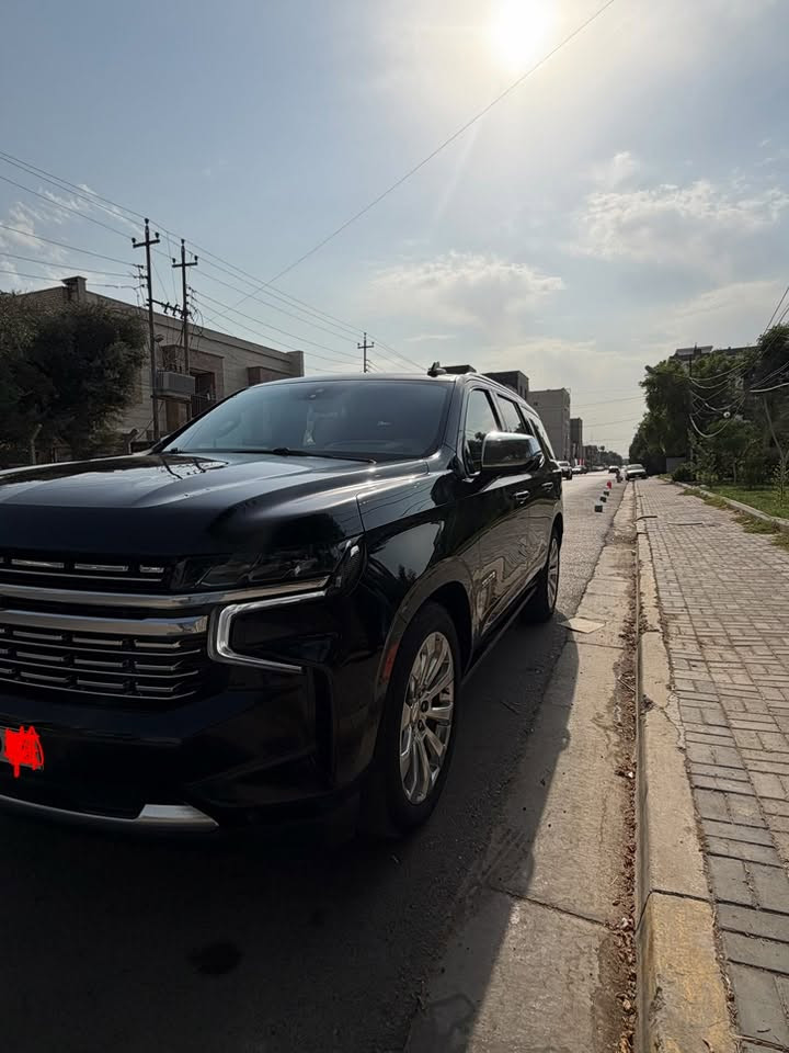 تاهو 2022 بريمير علامه سوده ضوء القمر خليجي وكاله المنصور 
السياره بلاديه نضيفه جدا 
فول مواصفات السياره مغلفه ppf ضمان 10 سنوات 
رقم بغداد بأسمي مكفوله من الصبغ 
بيها بارد بين البابين شي قليل 
ماشيه 104 الف كيلو 
السعر 472 ورقه 
مكان السياره بغداد السيديه
رقم ***********
