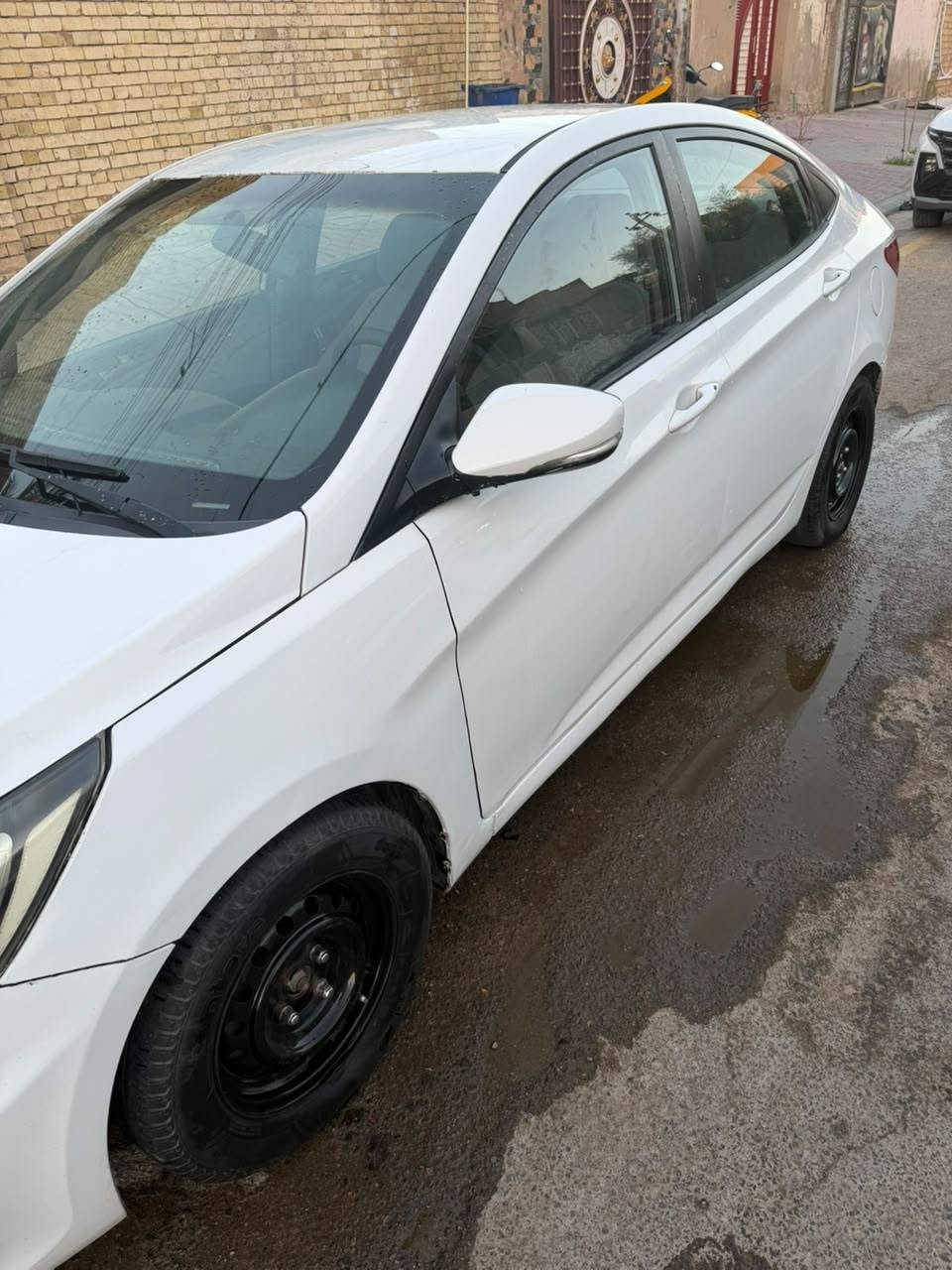 السلام عليكم كسنت البيع 13 خليجي محرك 1600 رقم نكليزي بسمي تحويل وين متريد سياره مكفوله من ضربه القويه بيه ضربه بل جاملغ خلفي شويه من جوه  غير مكفوله من صبغ بيه صبغ سعر 73 وبيه جمال مستعجل على بيع ***********
