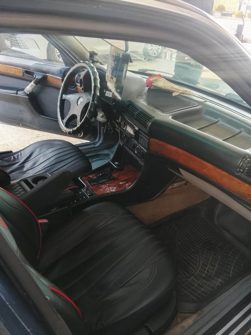 السلام عليكم للبيعBMW 730 موديل1991 رقم نينوى دولي سنويه 2032 كير محرك شرط صبغ عام جمالية سعر 45بيها مجال شي قليل 
العنوان موصل
الهاتف***********
