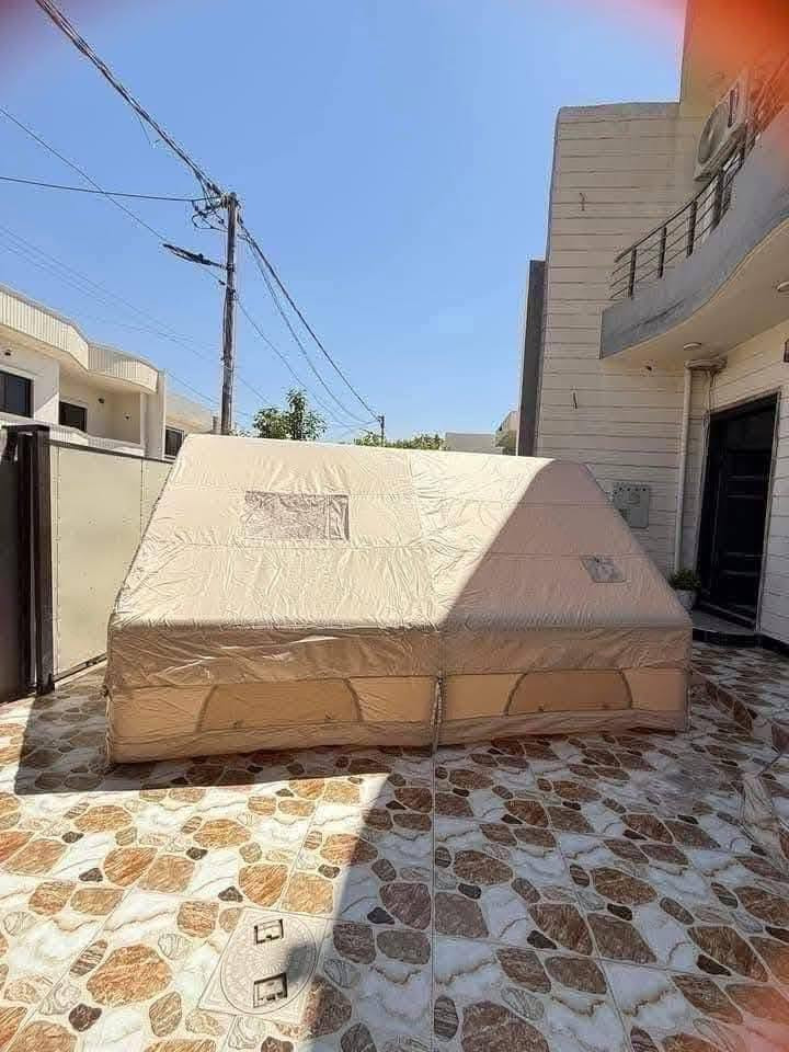 #متوفر_خيم النفخ اوربي لون صحراوي وزن ٢٩ كيلو تكفي10 نفرات القياس الطول 4 متر  والعرض 3 متر  سانتيم ارتفاع  2متر  تحتوي على بانوراما وعلى مدخنه  وخرطوم هوا  ملحقات  بمب يدوي جنطه وحبال وسكك ا الف يوجد توصيل واتساب ***********
